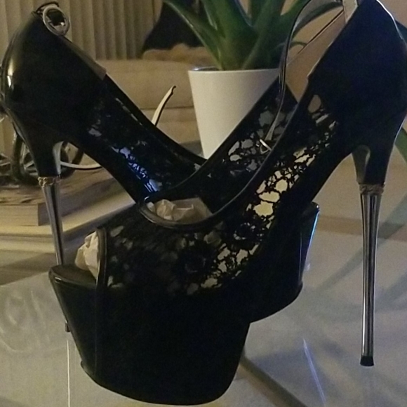 Super high lace heels - Picture 3 of 9